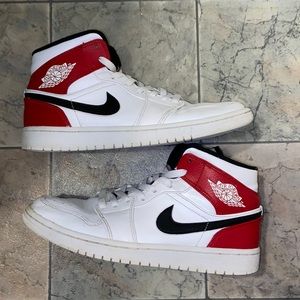 air jordan 1 mid white chicago